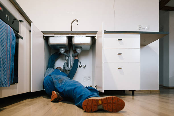 Professional Leak Detection technician working in Fort Walton Beach, FL